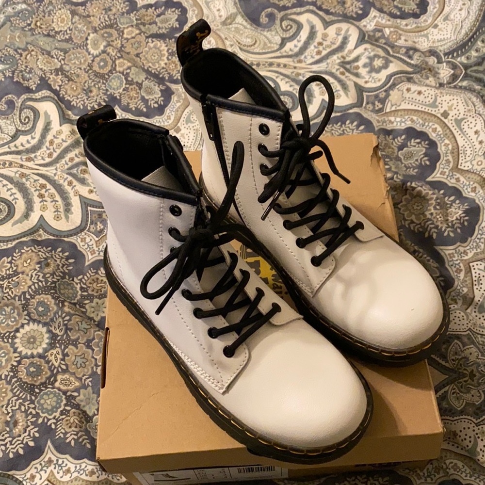 NEW in BOX Girls Dr. Martens